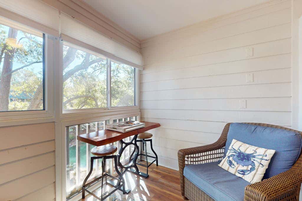 Coastal condo with indoor and outdoor pool, tennis and pickleball courts