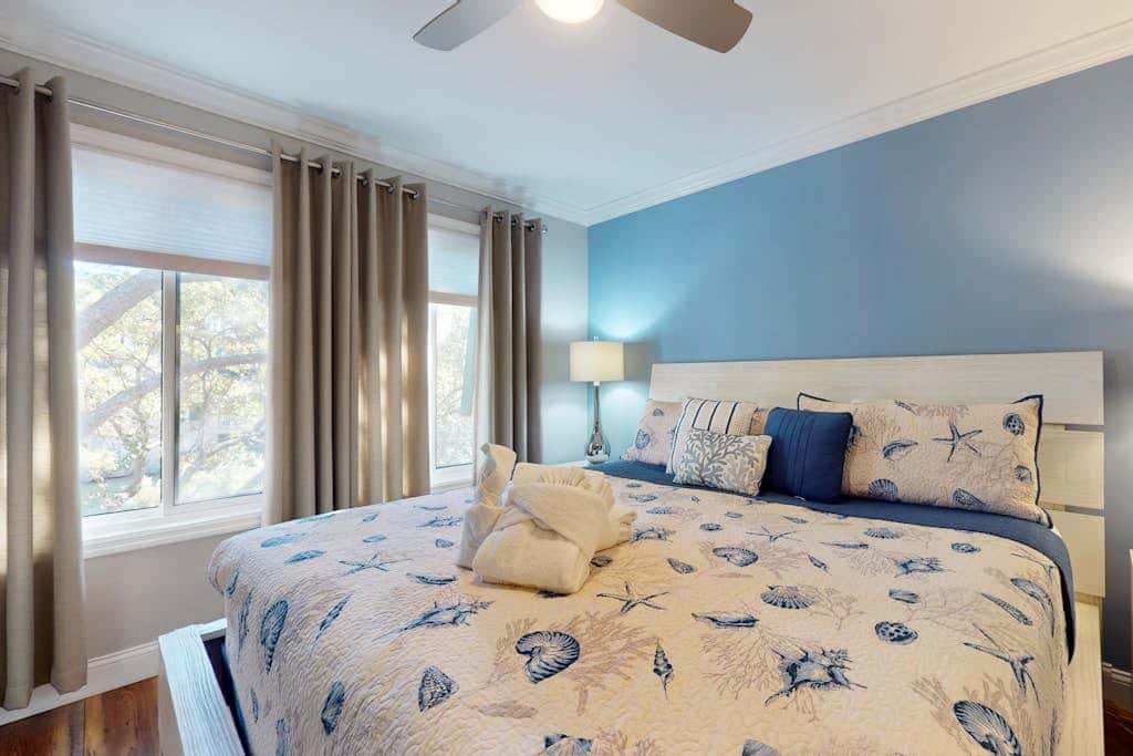 Coastal condo with indoor and outdoor pool, tennis and pickleball courts