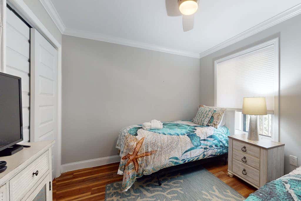 Coastal condo with indoor and outdoor pool, tennis and pickleball courts