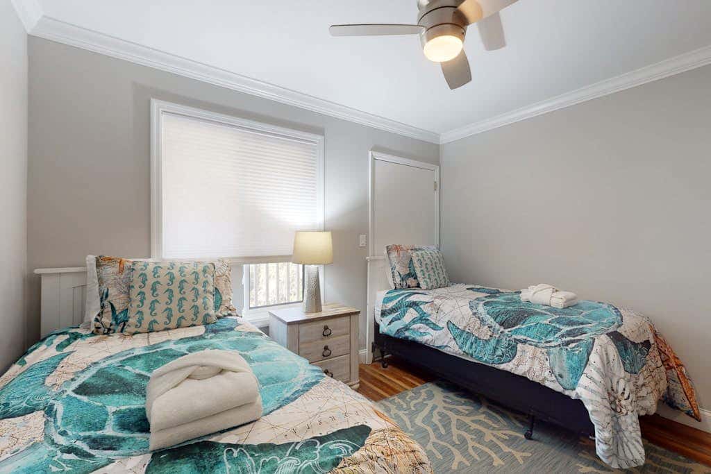 Coastal condo with indoor and outdoor pool, tennis and pickleball courts