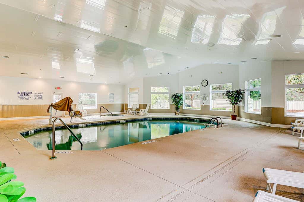 Coastal condo with indoor and outdoor pool, tennis and pickleball courts