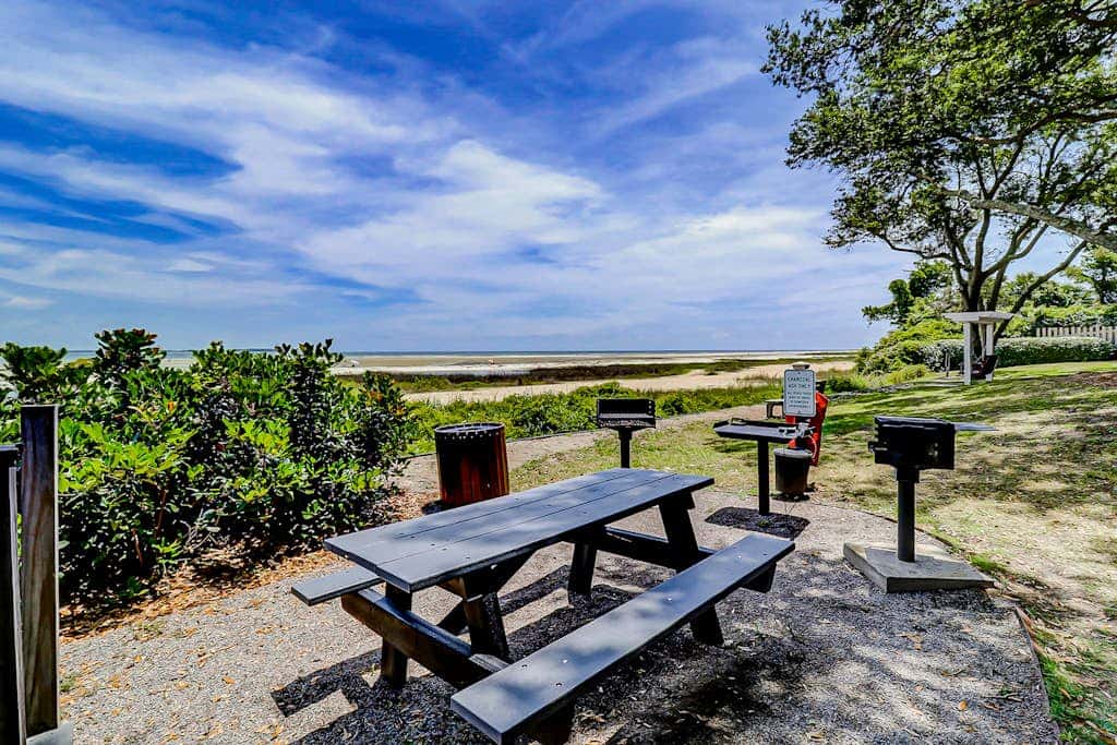 Coastal condo with indoor and outdoor pool, tennis and pickleball courts