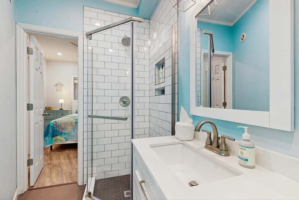 Newly Renovated Coastal Condo with Ocean-View Balcony, Shared Pool & Easy Beach Access