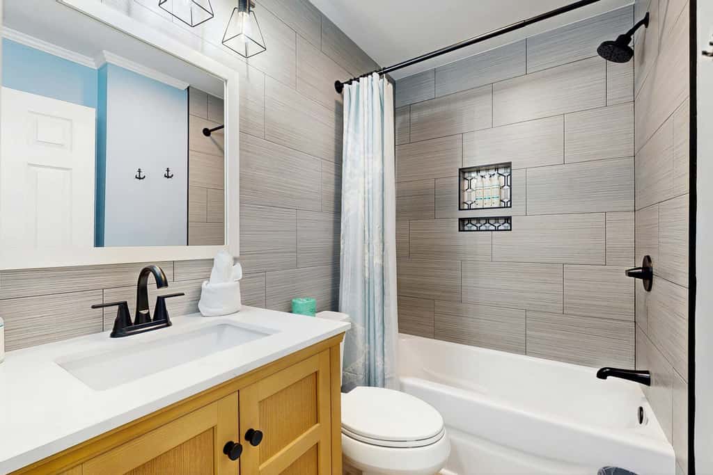 Newly Renovated Coastal Condo with Ocean-View Balcony, Shared Pool & Easy Beach Access