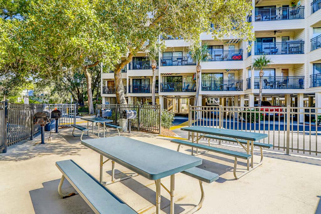 Newly Renovated Coastal Condo with Ocean-View Balcony, Shared Pool & Easy Beach Access