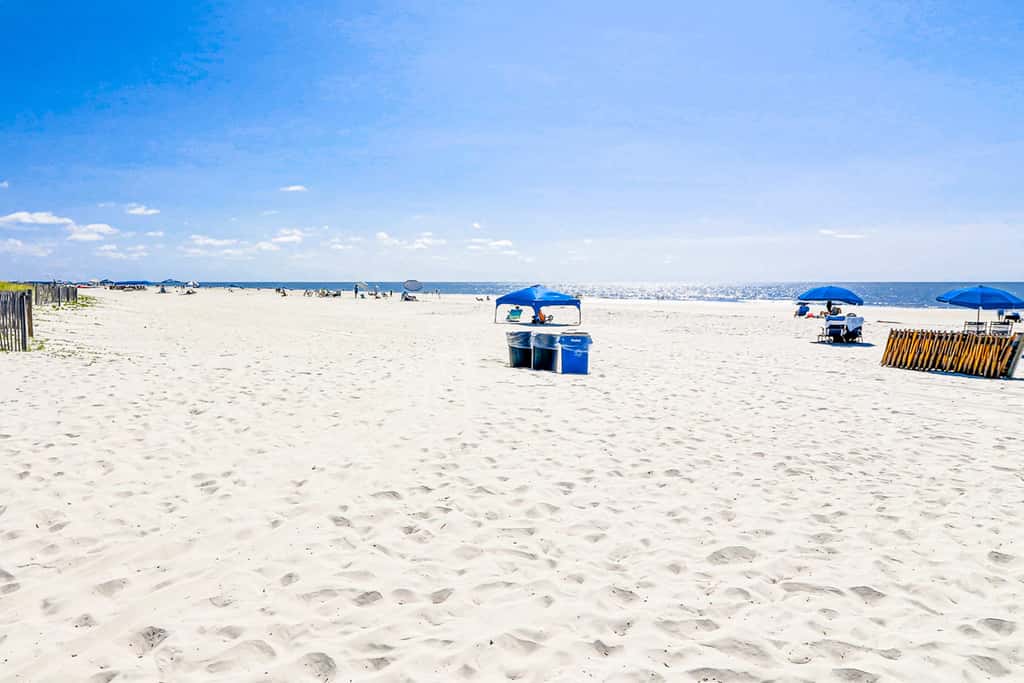 Newly Renovated Coastal Condo with Ocean-View Balcony, Shared Pool & Easy Beach Access
