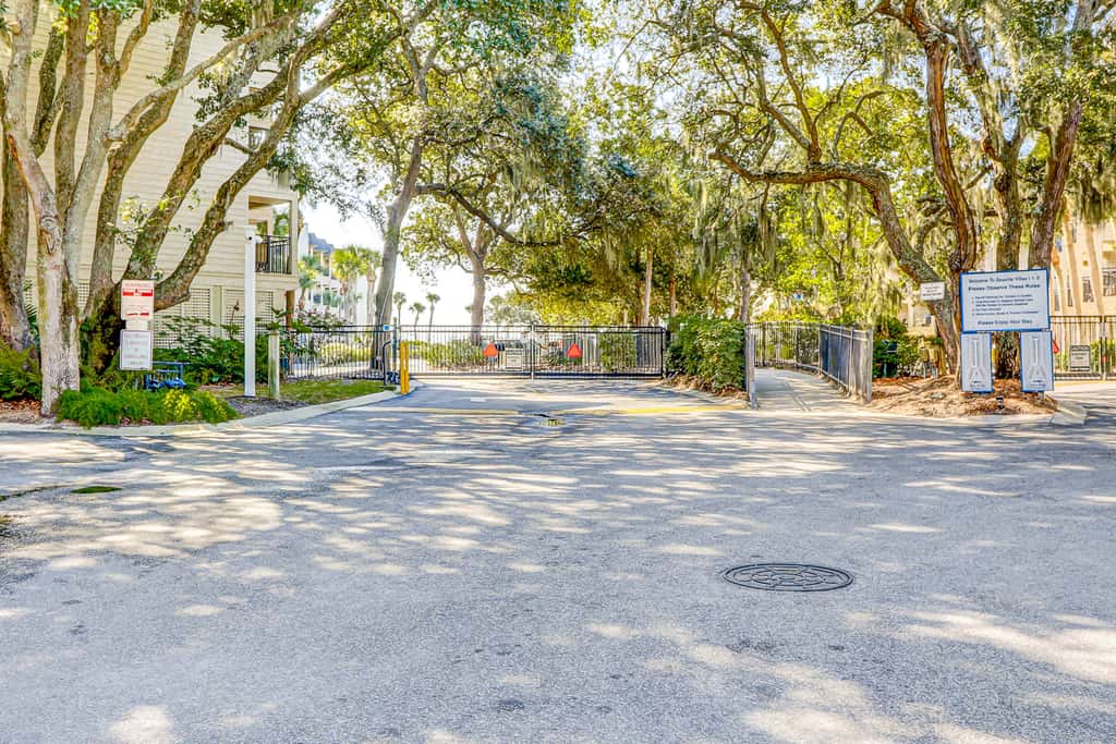 Newly Renovated Coastal Condo with Ocean-View Balcony, Shared Pool & Easy Beach Access
