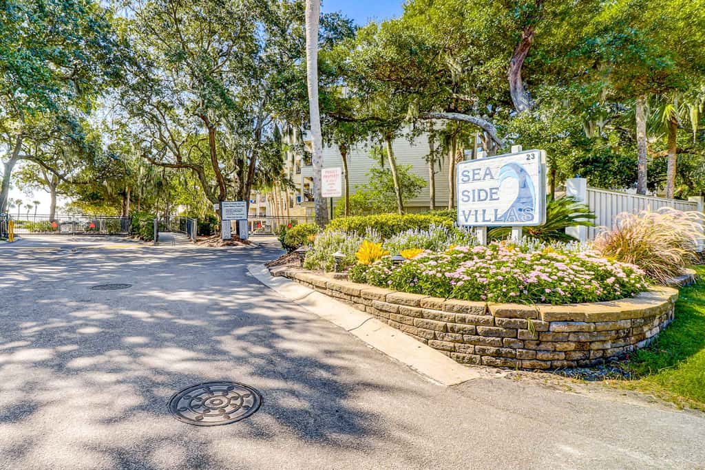 Newly Renovated Coastal Condo with Ocean-View Balcony, Shared Pool & Easy Beach Access