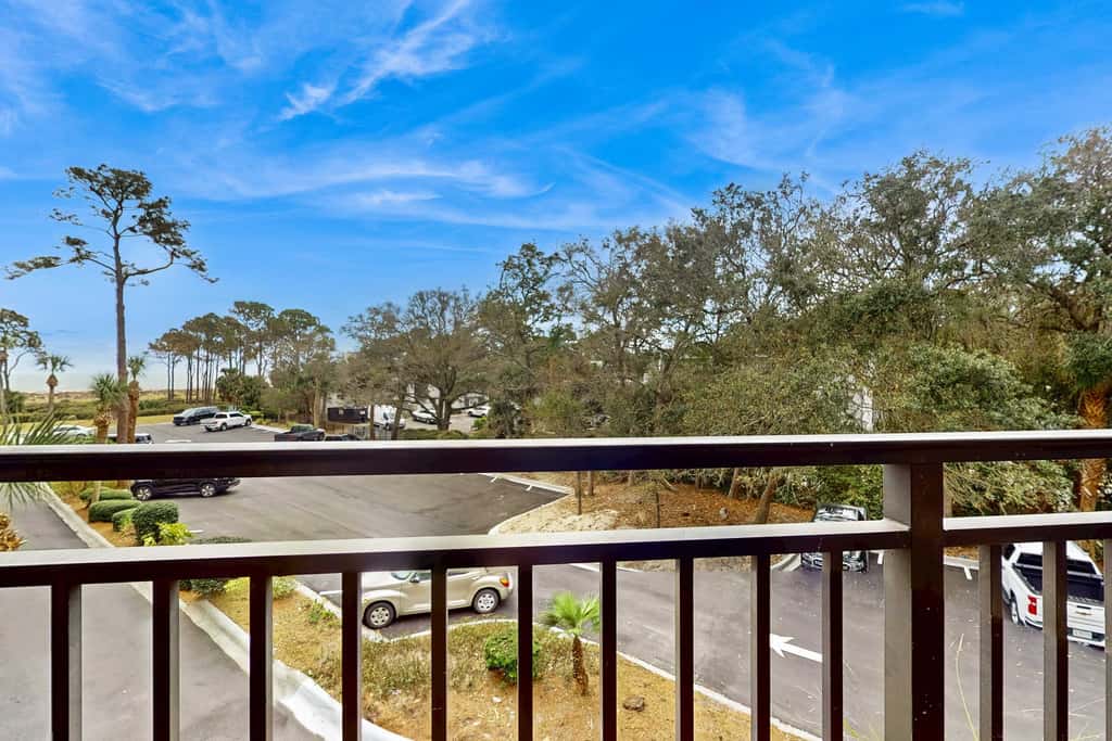 Newly Renovated Coastal Condo with Ocean-View Balcony, Shared Pool & Easy Beach Access
