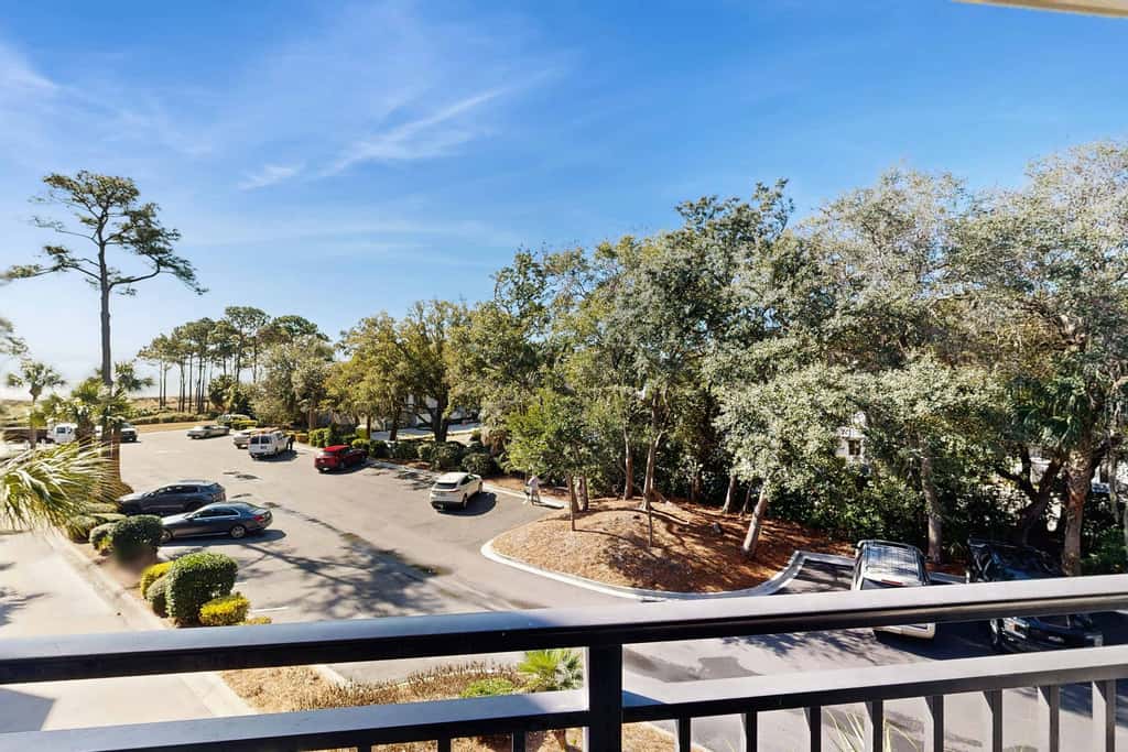 Newly Renovated Coastal Condo with Ocean-View Balcony, Shared Pool & Easy Beach Access