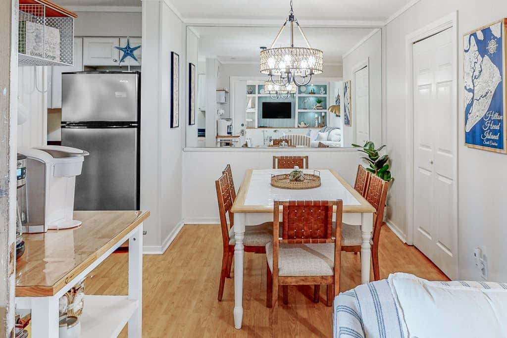 Coastal chic condo- Pools, Tennis Court, Close to Beach