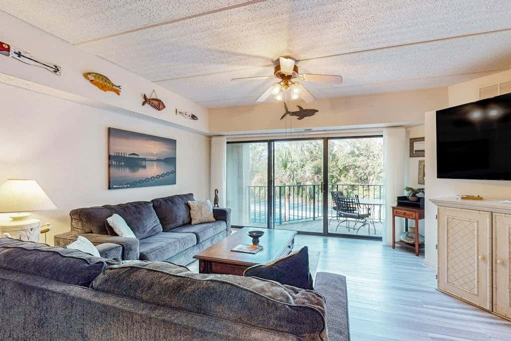 Close to beach with pool, tennis, pool  & private balcony