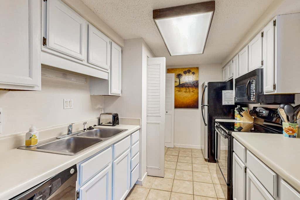 Close to beach with pool, tennis, pool  & private balcony