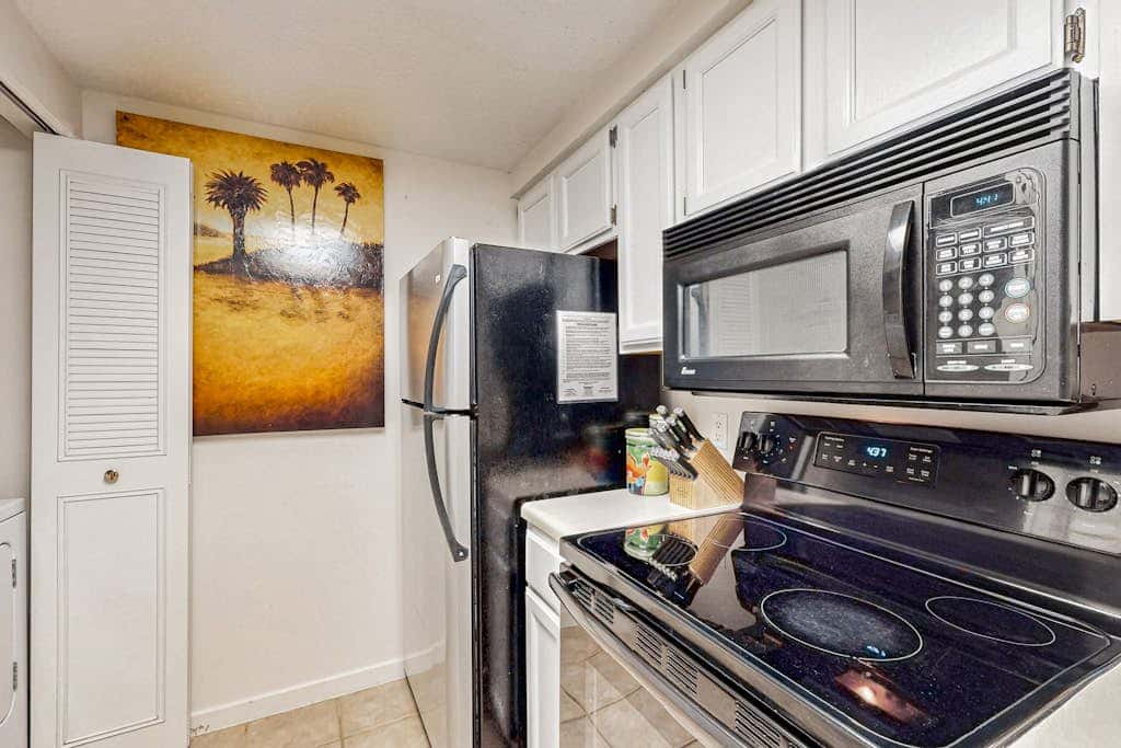 Close to beach with pool, tennis, pool  & private balcony