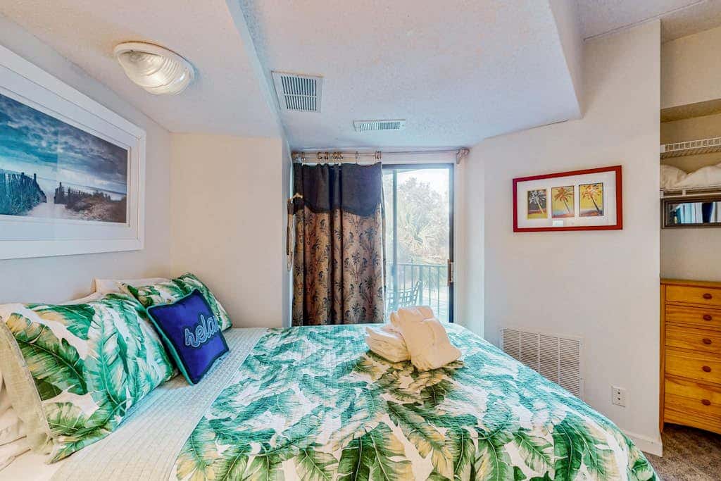 Close to beach with pool, tennis, pool  & private balcony