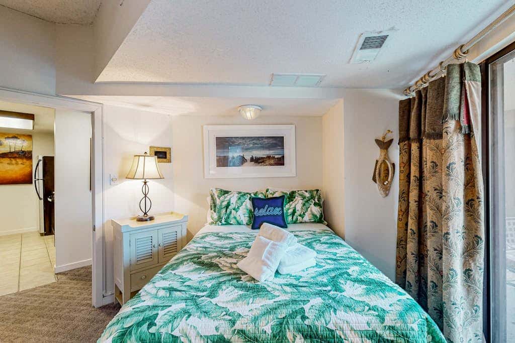 Close to beach with pool, tennis, pool  & private balcony