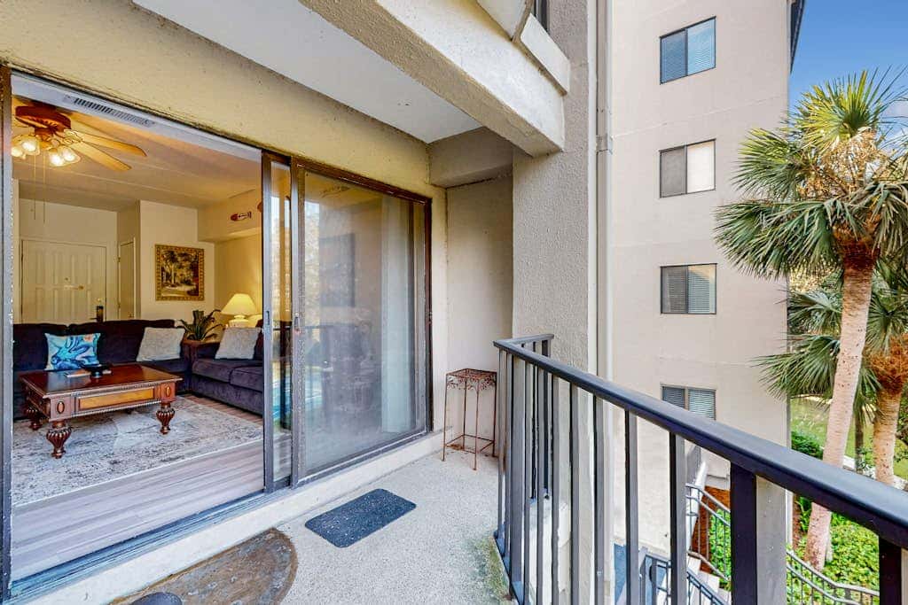 Close to beach with pool, tennis, pool  & private balcony