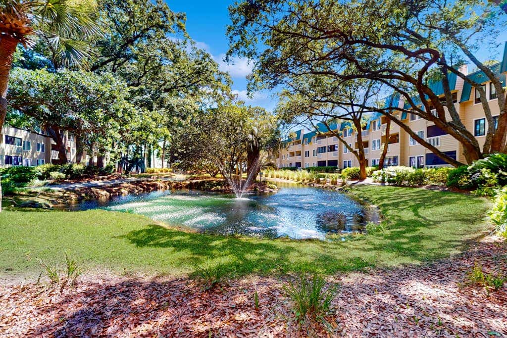1st floor condo with pool, tennis, patio & washer dryer