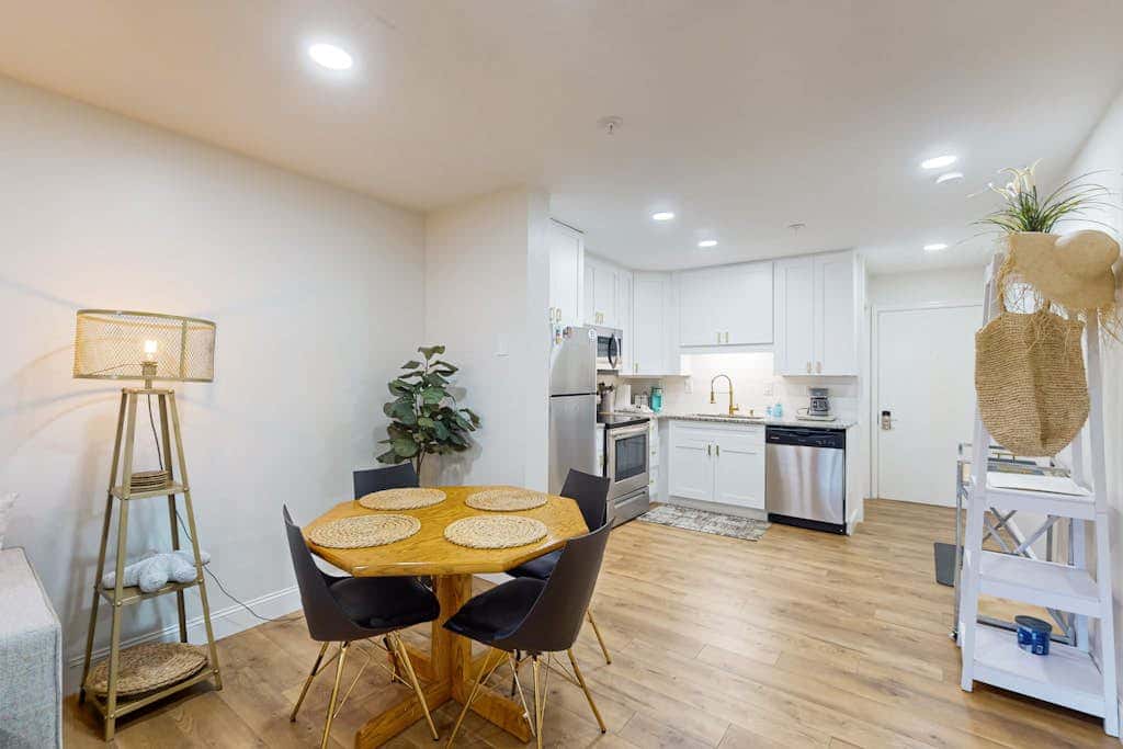 1st floor condo with pool, tennis, patio & washer dryer