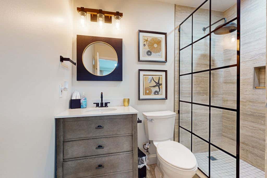 1st floor condo with pool, tennis, patio & washer dryer