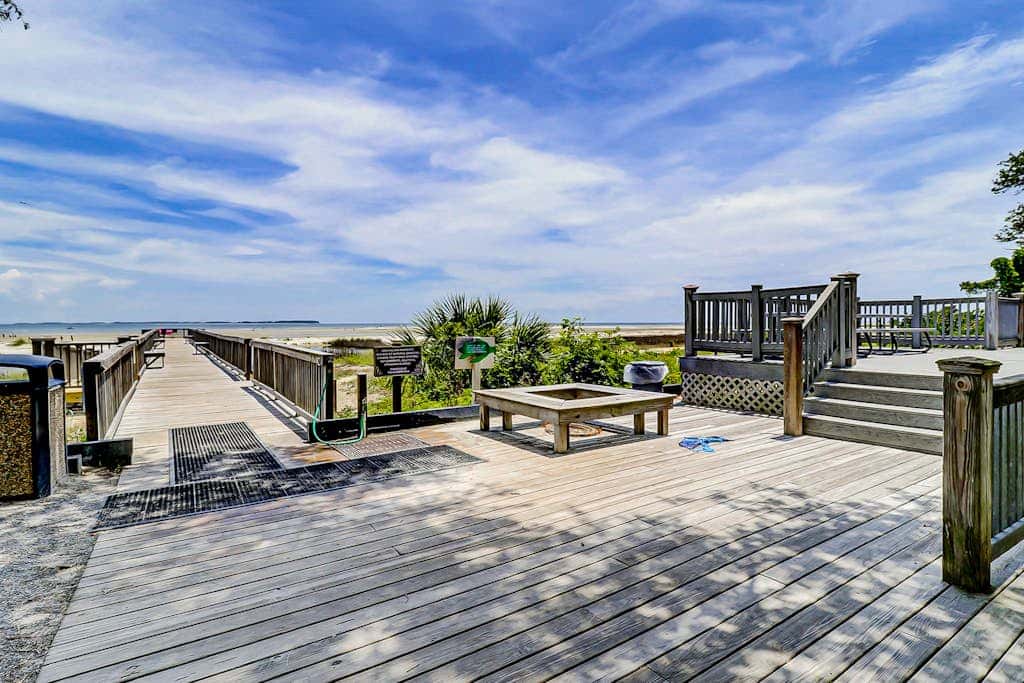 1st floor condo with pool, tennis, patio & washer dryer