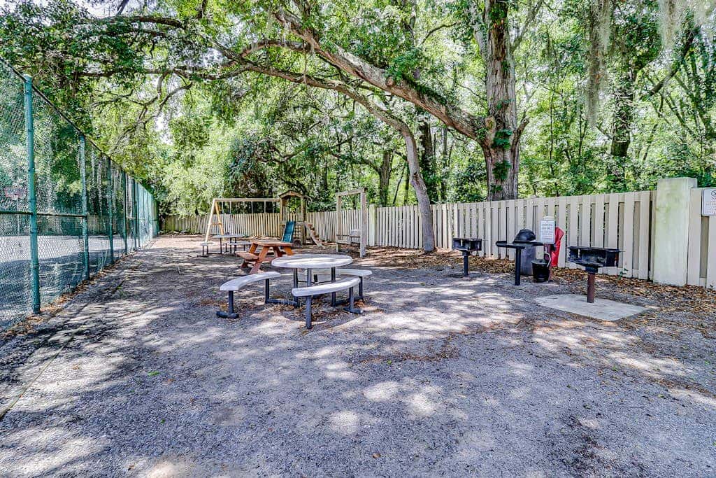 1st floor condo with pool, tennis, patio & washer dryer