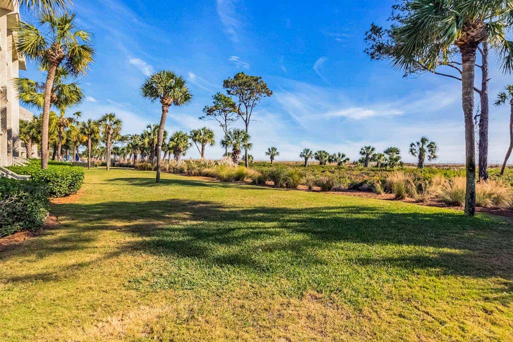 First Floor Condo near the beach with beach gear, washer and dryer, and pool