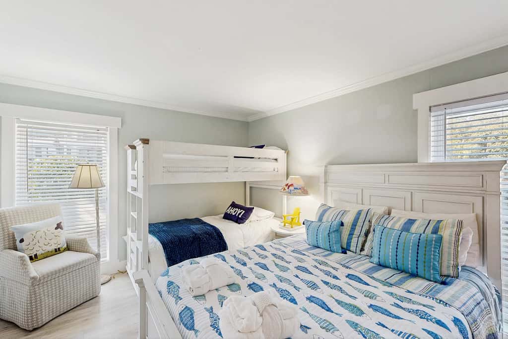 First Floor Condo near the beach with beach gear, washer and dryer, and pool