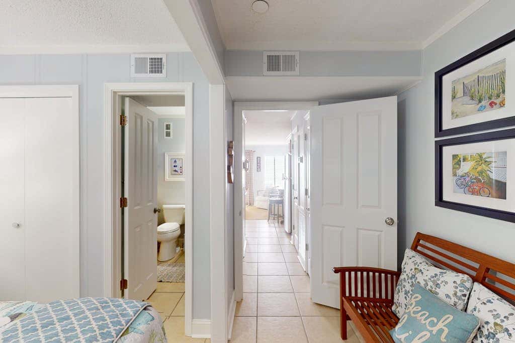 Direct Ocean View Condo with balcony, pools, tennis, pickleball