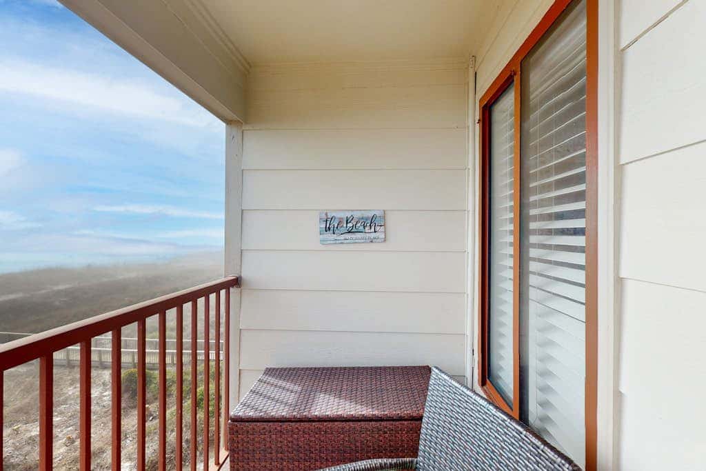 Direct Ocean View Condo with balcony, pools, tennis, pickleball