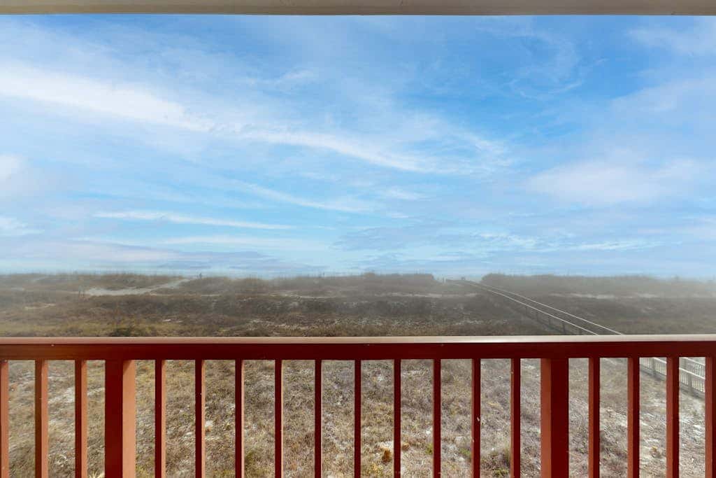 Direct Ocean View Condo with balcony, pools, tennis, pickleball