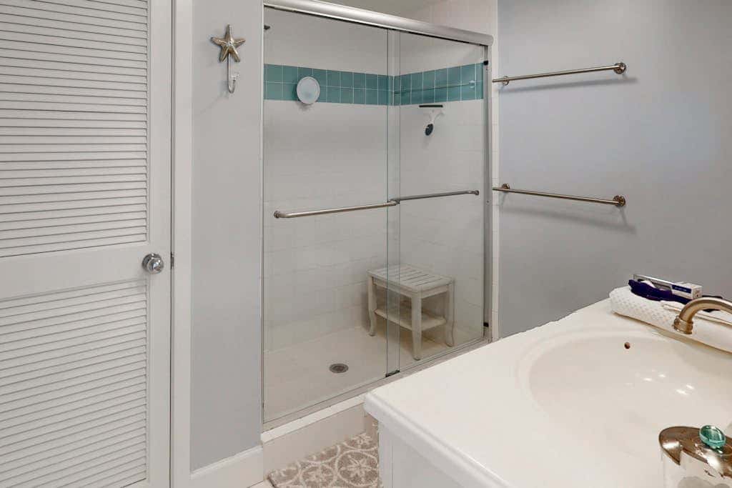 Palmetto Dunes condo with shared pool, private WD and beach access
