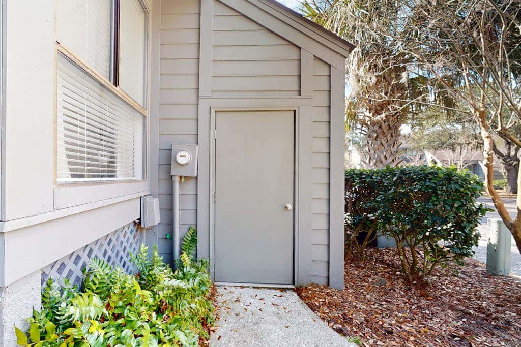 Palmetto Dunes condo with shared pool, private WD and beach access