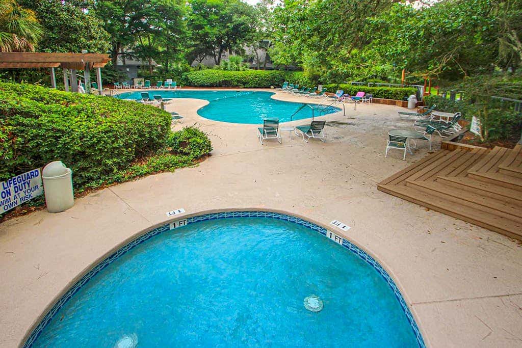 Palmetto Dunes condo with shared pool, private WD and beach access
