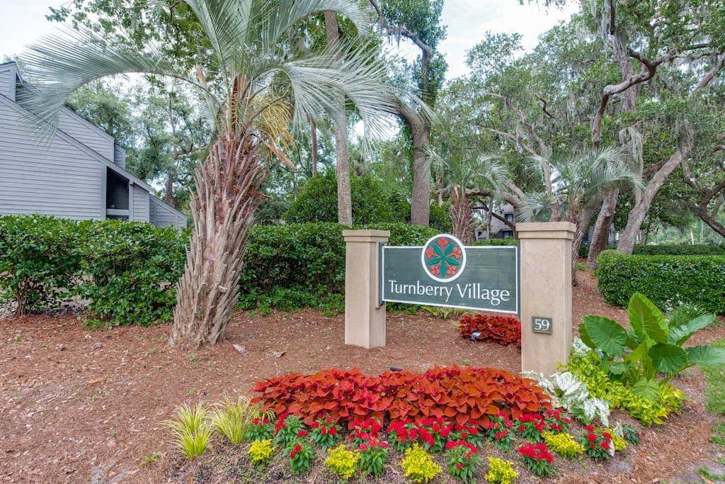 Palmetto Dunes condo with shared pool, private WD and beach access