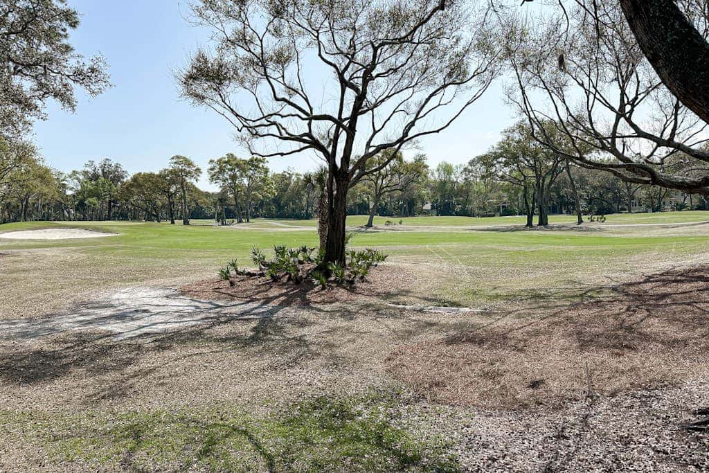George Fazio Golf Course front condo with beach access & on site pool and tennis