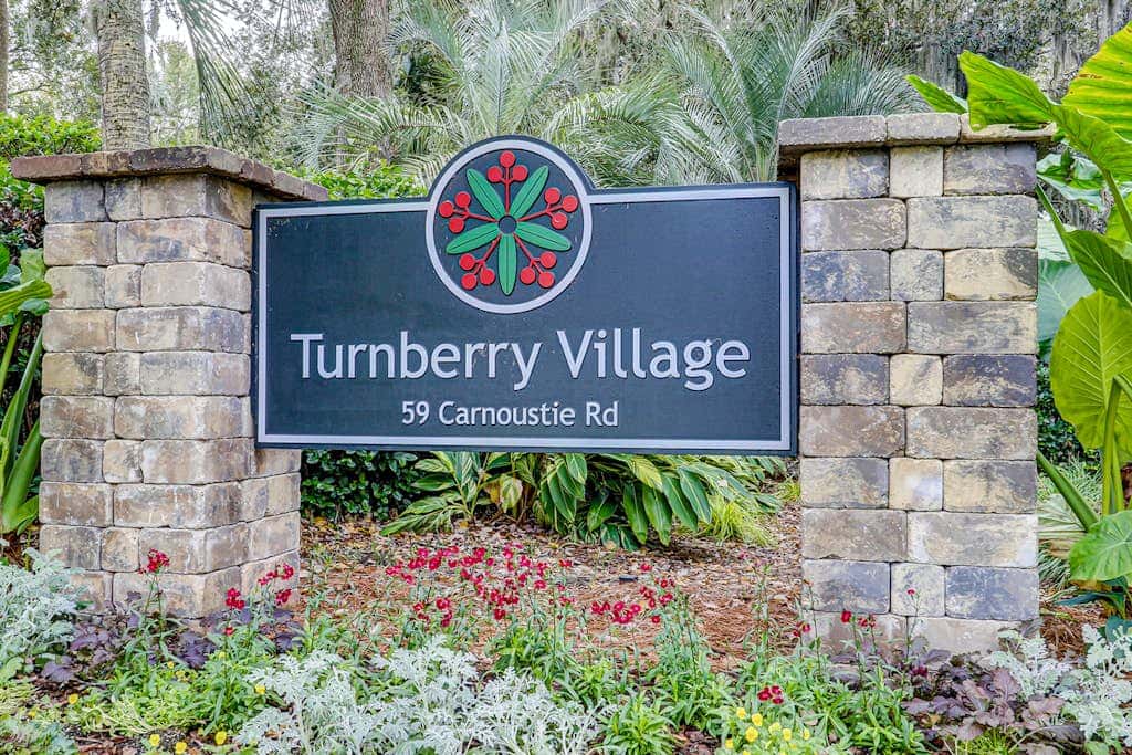 George Fazio Golf Course front condo with beach access & on site pool and tennis