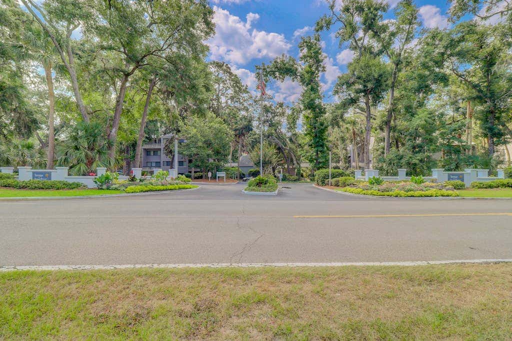Coastal condo with outdoor pool, walk to beach and shopping