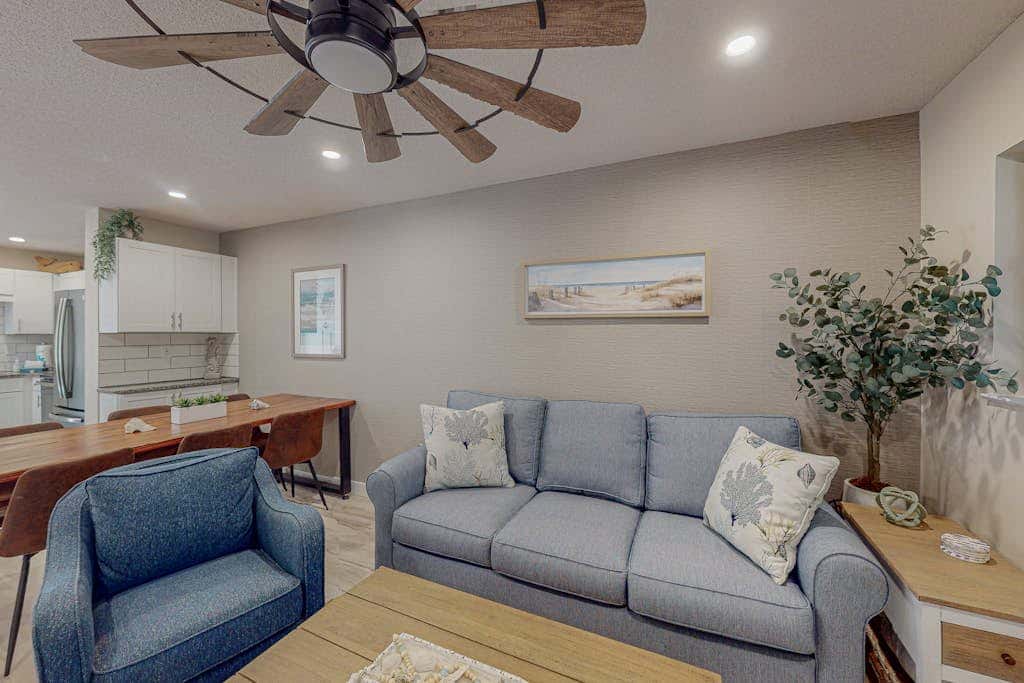 Beautiful Condo with pools,  hot tub, sauna,  and water views