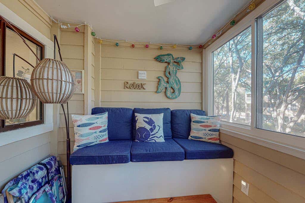 Beautiful Condo with pools,  hot tub, sauna,  and water views