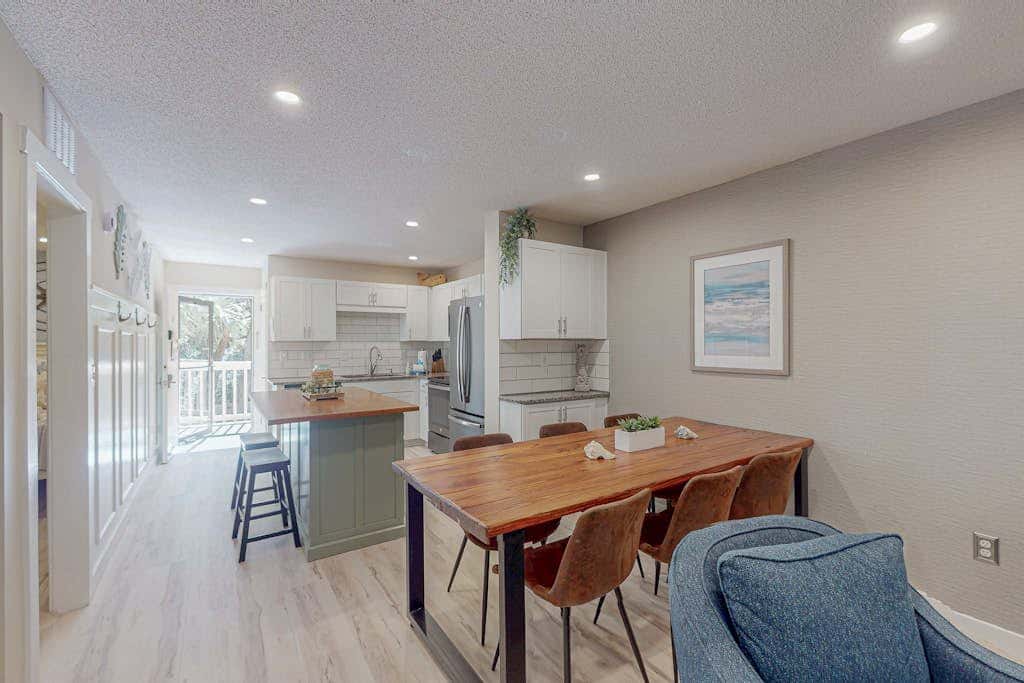 Beautiful Condo with pools,  hot tub, sauna,  and water views