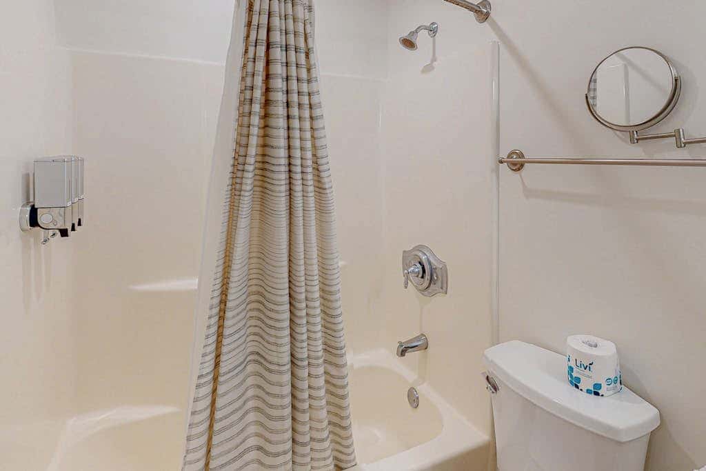Beautiful Condo with pools,  hot tub, sauna,  and water views