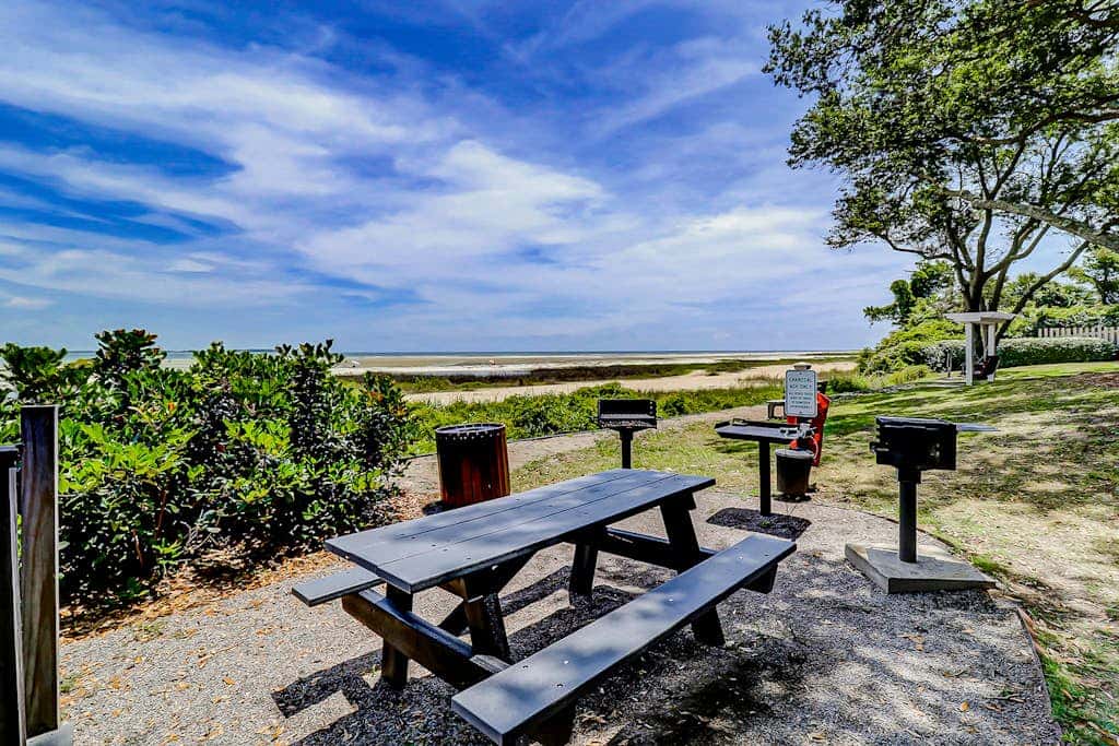 Beautiful Condo with pools,  hot tub, sauna,  and water views
