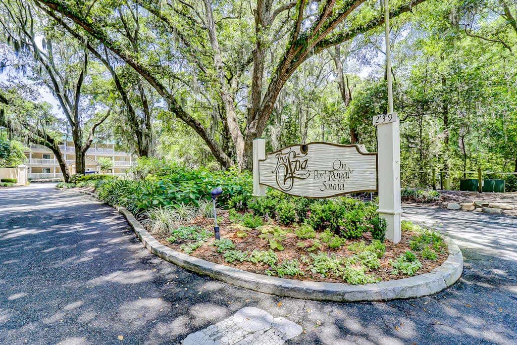 Beautiful Condo with pools,  hot tub, sauna,  and water views