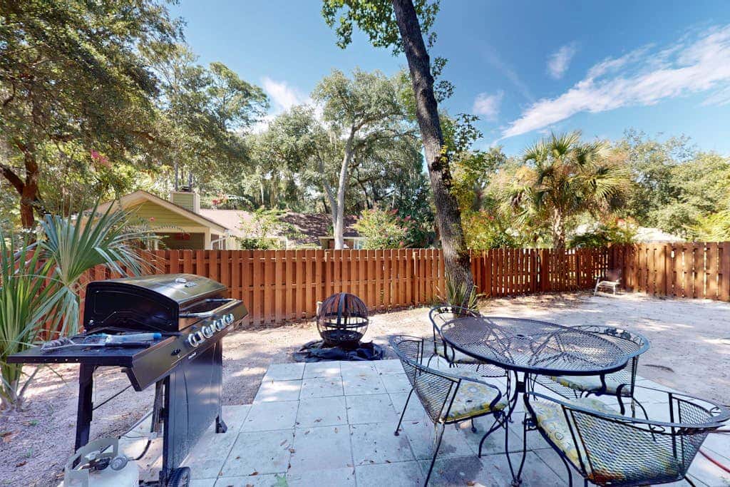 Home with private pool, fenced in yard, dog-friendly, walk to beach