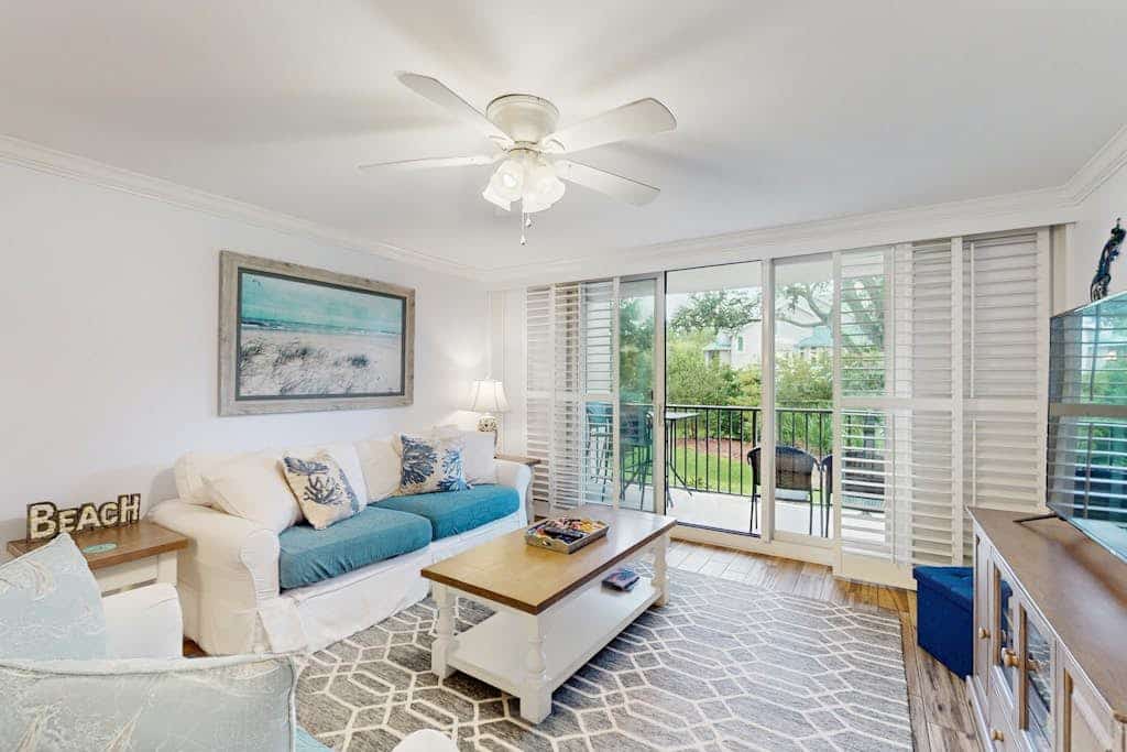1st Floor Condo with Pools, Hot tub, close to Beach, Tennis Pickleball Courts
