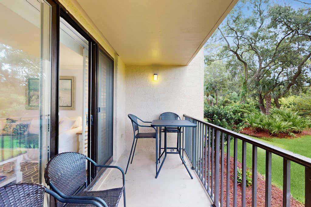 1st Floor Condo with Pools, Hot tub, close to Beach, Tennis Pickleball Courts