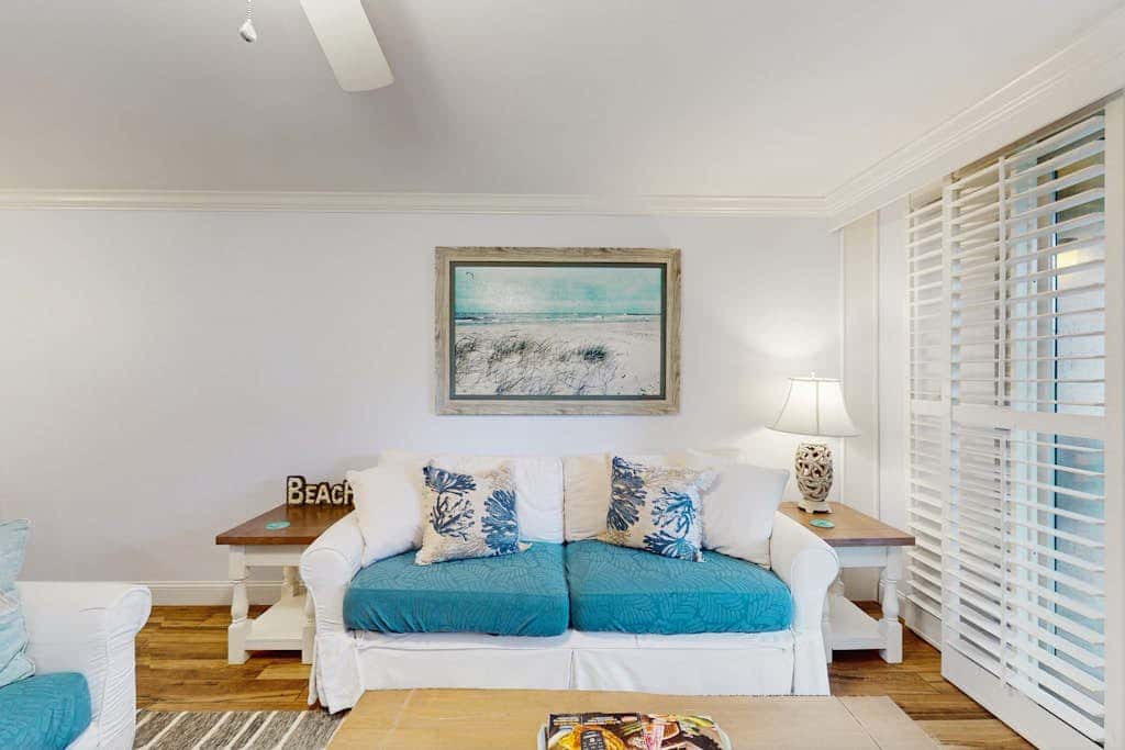 1st Floor Condo with Pools, Hot tub, close to Beach, Tennis Pickleball Courts