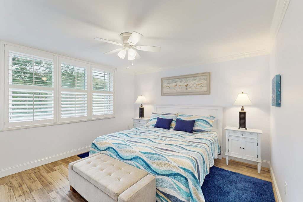 1st Floor Condo with Pools, Hot tub, close to Beach, Tennis Pickleball Courts