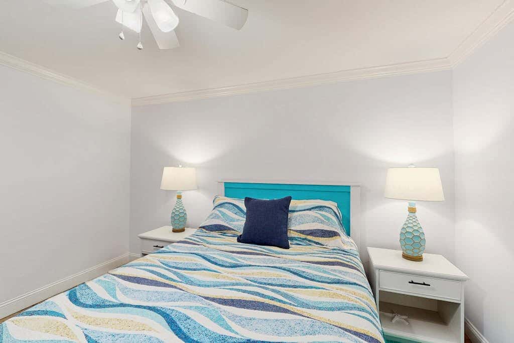 1st Floor Condo with Pools, Hot tub, close to Beach, Tennis Pickleball Courts